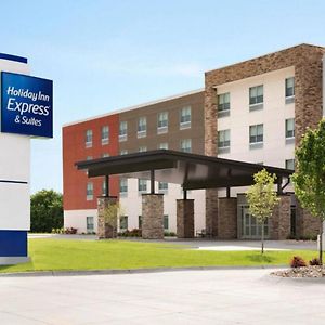 Holiday Inn Express & Suites Charlottesville, An Ihg Hotel